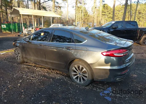 2019 Ford Fusion Se z USA, uszkodzony, nr VIN 3FA6P0T90KR213796